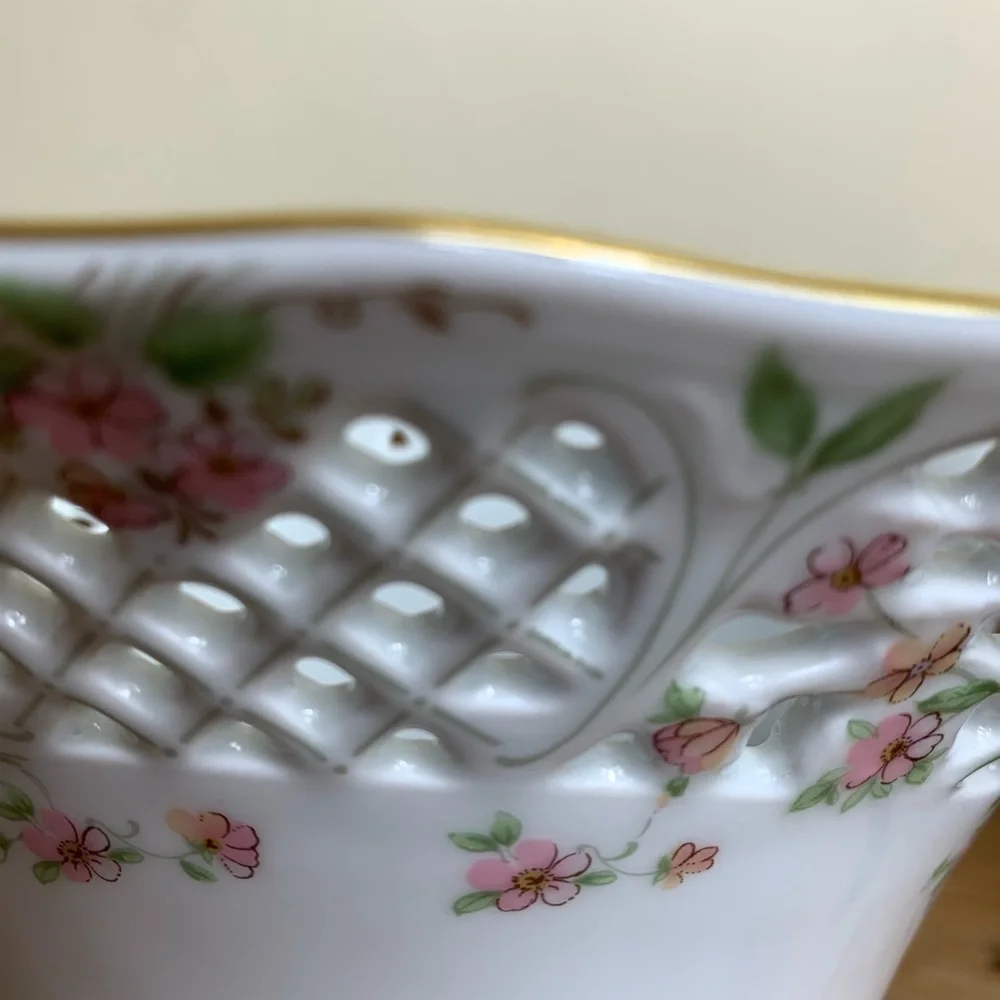 OSCAR DE LA RENTA ENGLISH GARDEN VASE